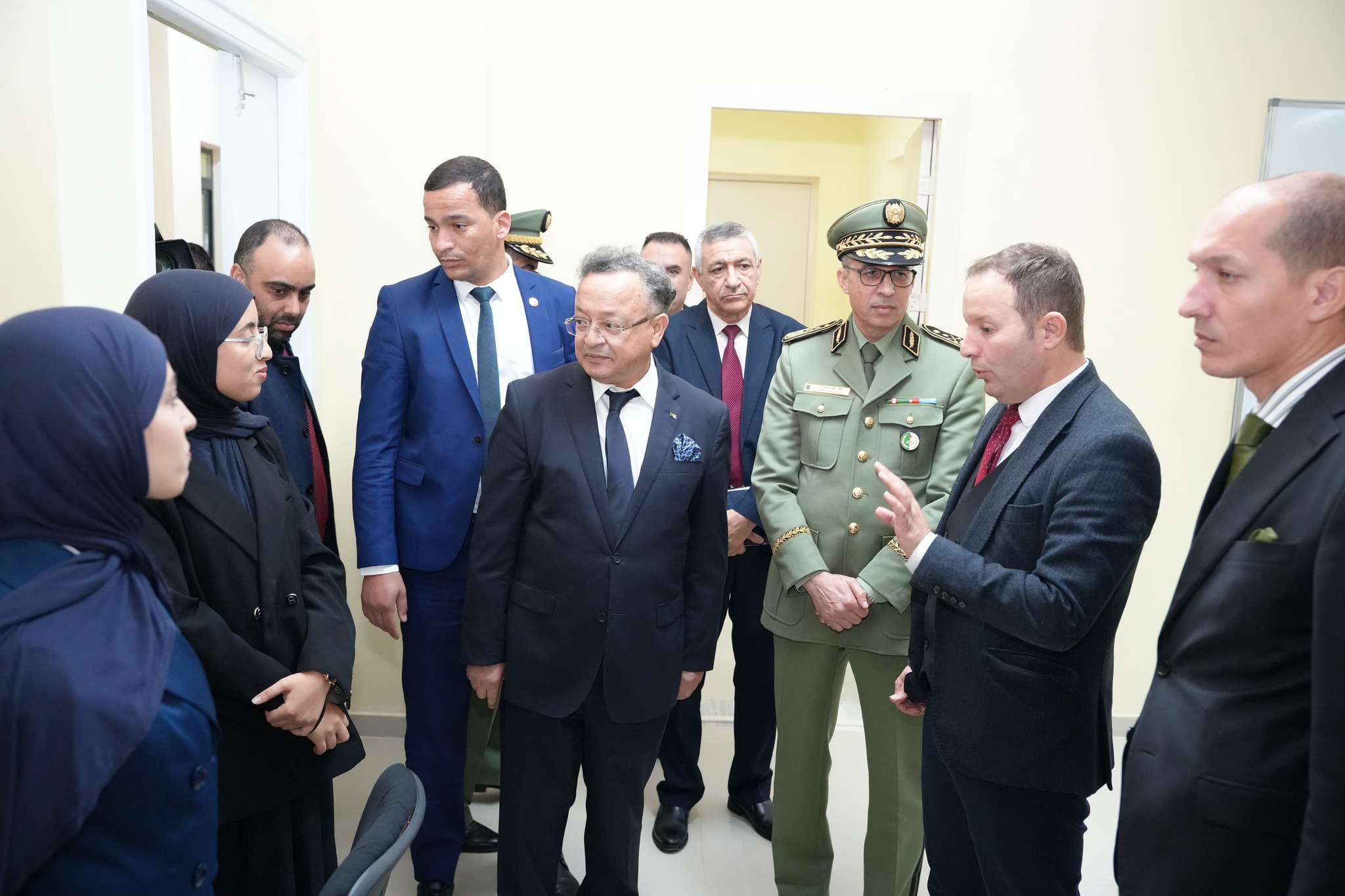 Visite du Ministre à l'ENSCS